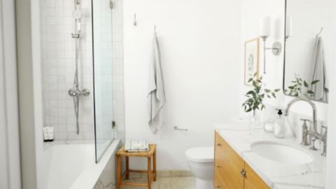 Minimalist Small Bathroom Design Tips